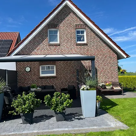 Haus Moorblick Mit Garten In Kanallage Wiesmoor